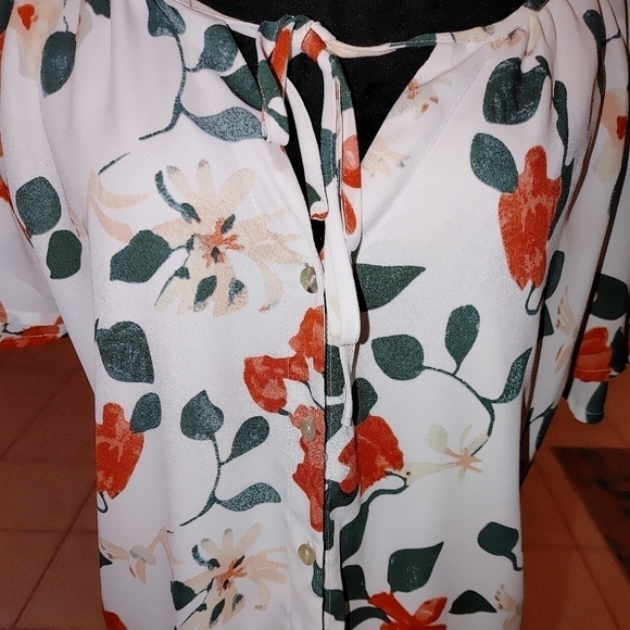 NWOT Amazon Pretty floral button up blouse XL - Picture 2 of 8